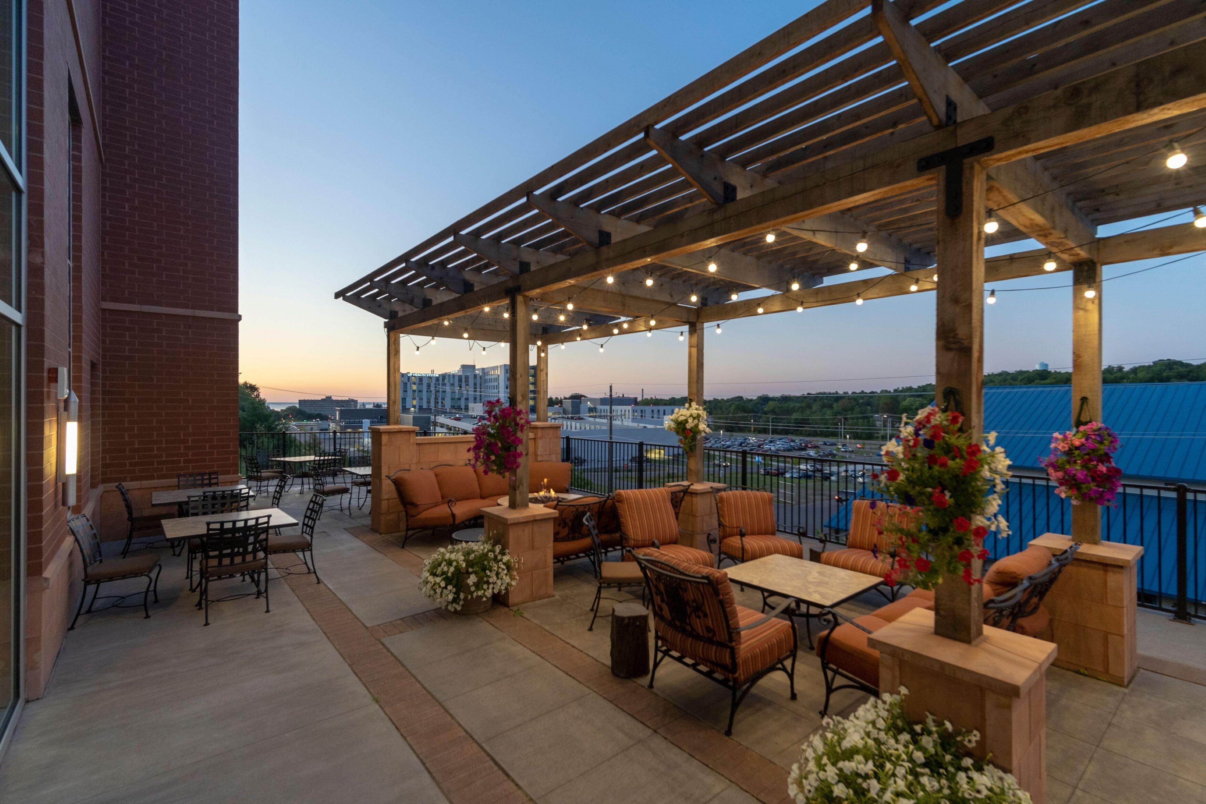 Staybridge Suites Marquette By Ihg Dış mekan fotoğraf