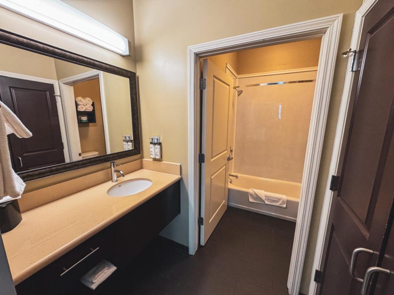 Staybridge Suites Marquette By Ihg Dış mekan fotoğraf